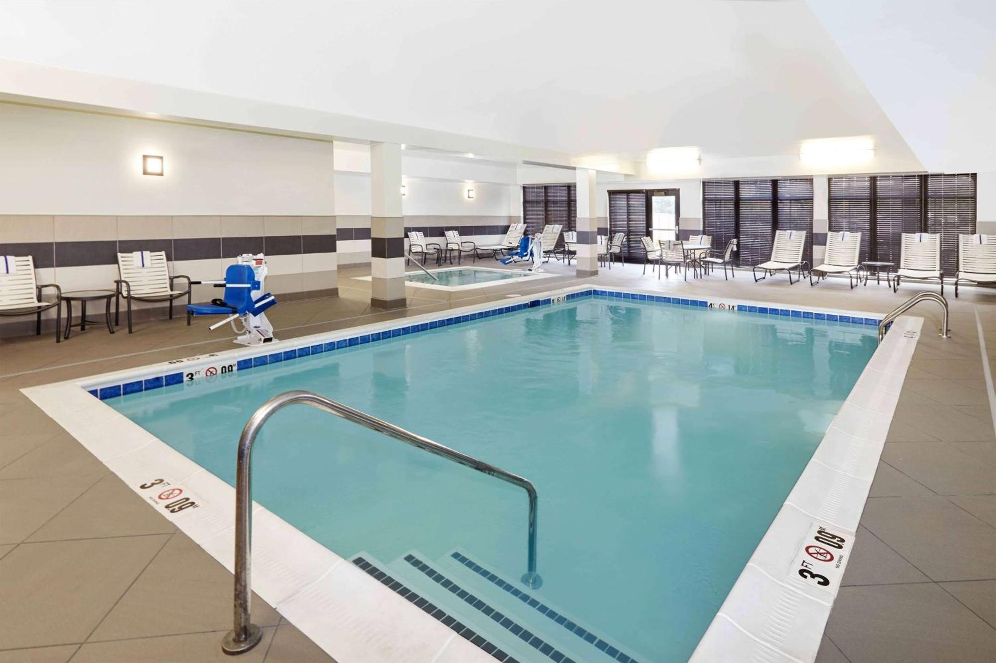 Homewood Suites By Hilton Munster Εξωτερικό φωτογραφία